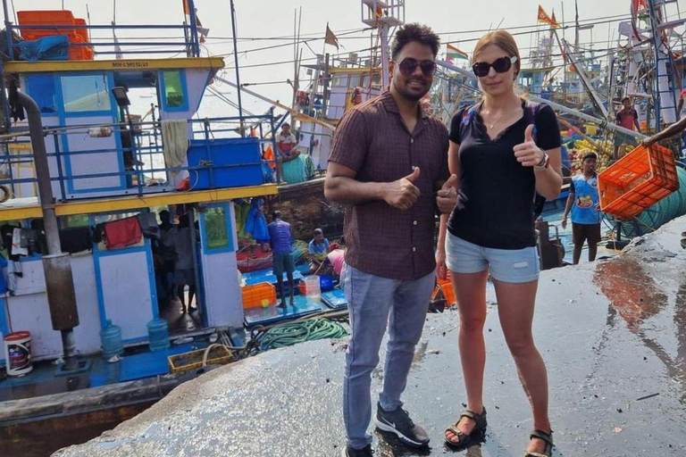 Mumbai Dawn Tour: Markets, Dhobi Ghat & Local Life