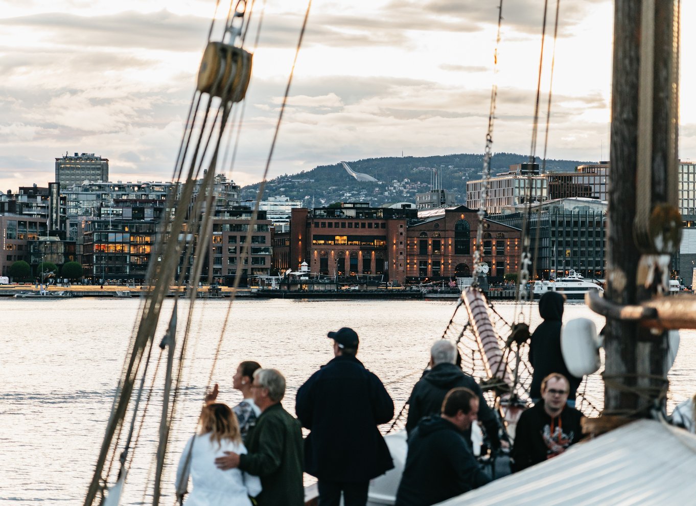 Oslo: Aftencruise i fjorden med rejebuffet