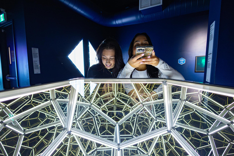 Montreal: Museum of Illusions Entry Ticket