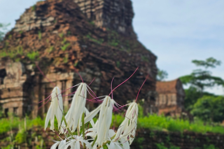 Hoi An: My Son Sanctuary och Sunset River Cruise med BBQ