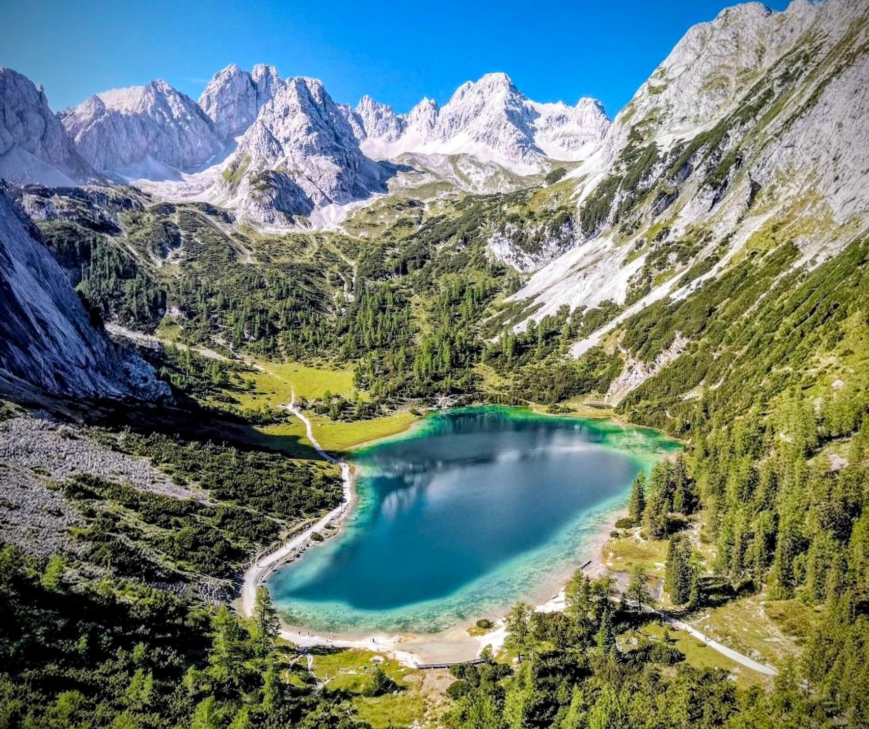 Geführte alpine Wanderung nähe München mit spektakulärem Zugspitzpanorama