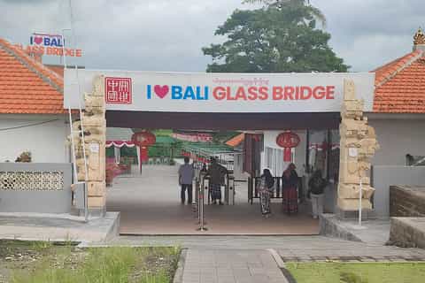 Bali: Glass Bridge Bali Entry Ticket - Image 3