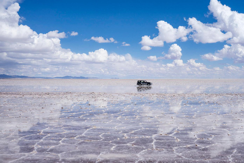 Da La Paz: Tour di 2 giorni delle Saline di Uyuni con trasferimenti in autobus