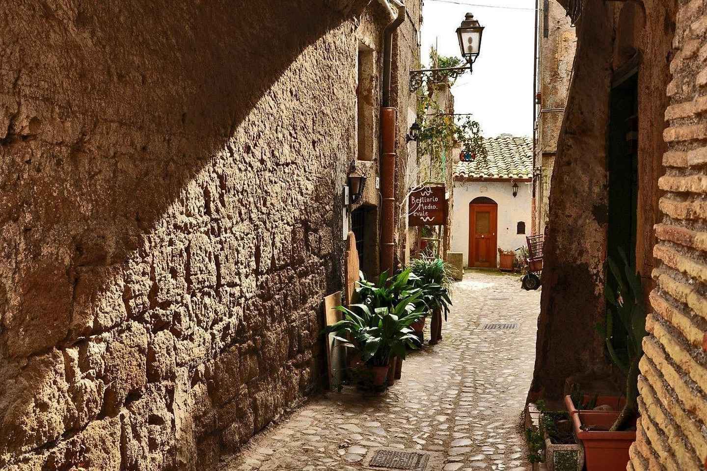 Roma: Calcata, il villaggio degli artisti, e gita nella Valle della Treja – pranzo incluso