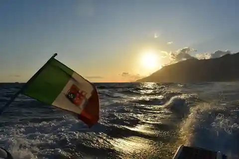 Sunset Magic: Boat Tour with Tasting on the Amalfi Coast
