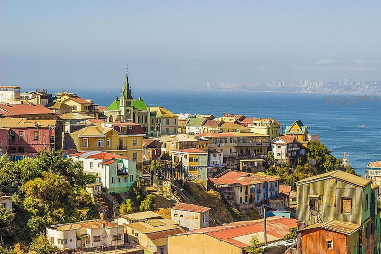 3hr Food Crawl in Valparaíso Markets Hills & Coastal Flavors