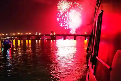 St Augustine: Black Raven Pirate Ship July 4th Fireworks