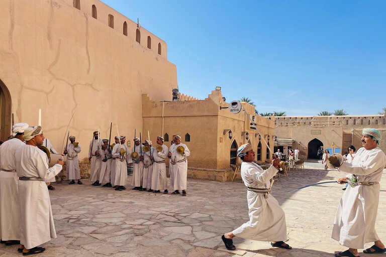 From Muscat: Nizwa, Jabreen, and Bahla Fort Day Sharing Tour