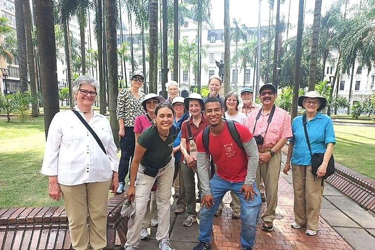 Cali: Cultural Walking Tour with Museum & Local Snack