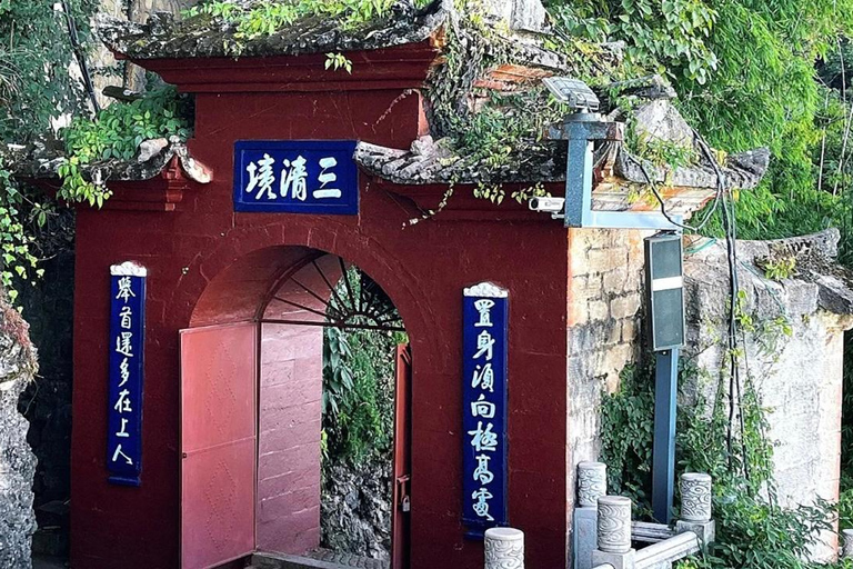 Kunming: Yunnan Ethnic Village & Western Hills Private Tour Private Tour with Pickup/Dropoff