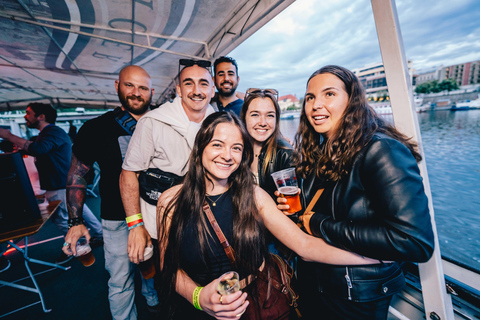 Drunken Monkey Prag Bootsparty mit offener Bar im Duplex ClubDrunken Monkey Prag Bootsparty (KEINE offene Bar oder Duplex)