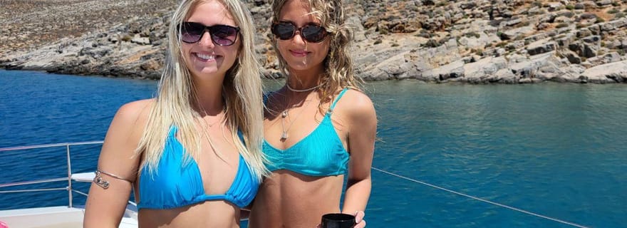 Hersonissos : Croisière privée en catamaran, île de Dia avec déjeuner