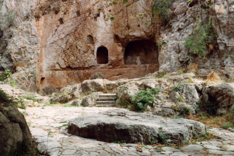 Athen: Tagestour nach Delphi, zur Korykischen Höhle und zum Schlachtfeld der 300Von Athen aus: Delphi, Korykische Höhle, Leonidas und Schlachtfeld