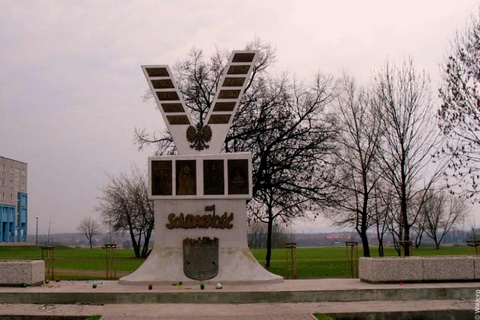 Krakow: Communist History Experience Tour Electric Golf Cart Shared Nowa Huta Tour by Golf Cart (Audio Guide)