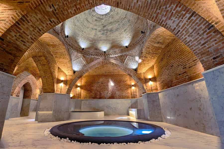 Privates königliches Schwefelbad in Tiflis – Luxus-Saunaerlebnis. Foto: GetYourGuide