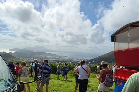 Wanderung durch den Regenwald und StrandAbenteuer Regenwald und Strand