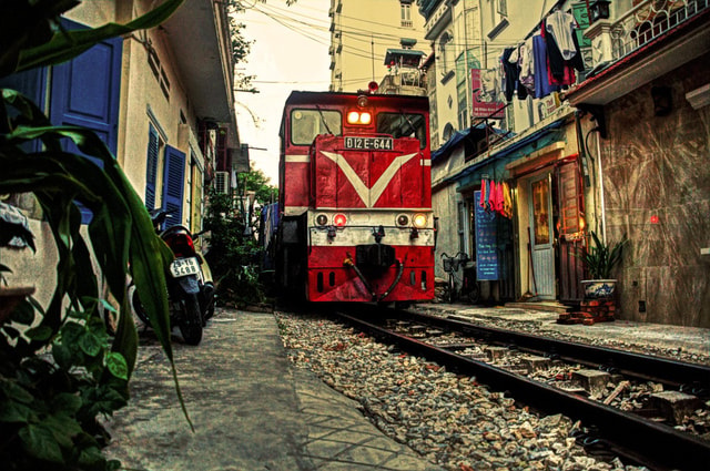 HANOI: MOTORBIKING TO TRAIN STREET AND TEMPLE OF LITERATURE