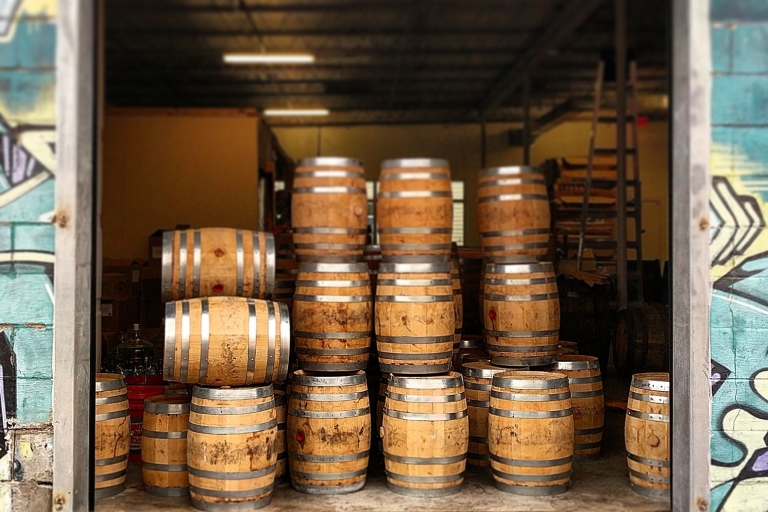 Nowy Orlean: wycieczka z przewodnikiem po destylarni rumu i degustacjaWycieczka z przewodnikiem po destylarni i degustacja rumu