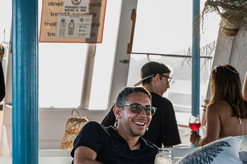 Ibiza: Solar Eclipse Cruise with Lunch, Drinks, and DJ