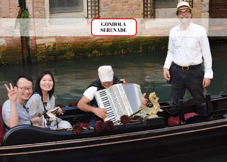 Velence: romantikus szerenád a Canal Grande-n kézműves gondolában