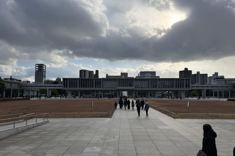Hiroshima Peace Walk with an A-bomb Descendant
