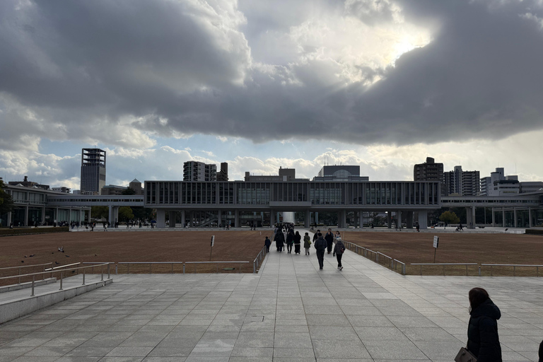 Hiroshima Peace Walk with an A-bomb Descendant