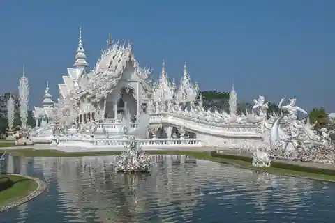 Chiang Mai: Chiang Rai White, Blue & Black Temples Day Tour