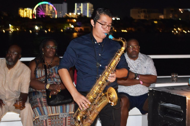 Cancun: Romantic evening in galleon with dinner and open bar Only Entrance - Vegetarian Dinner