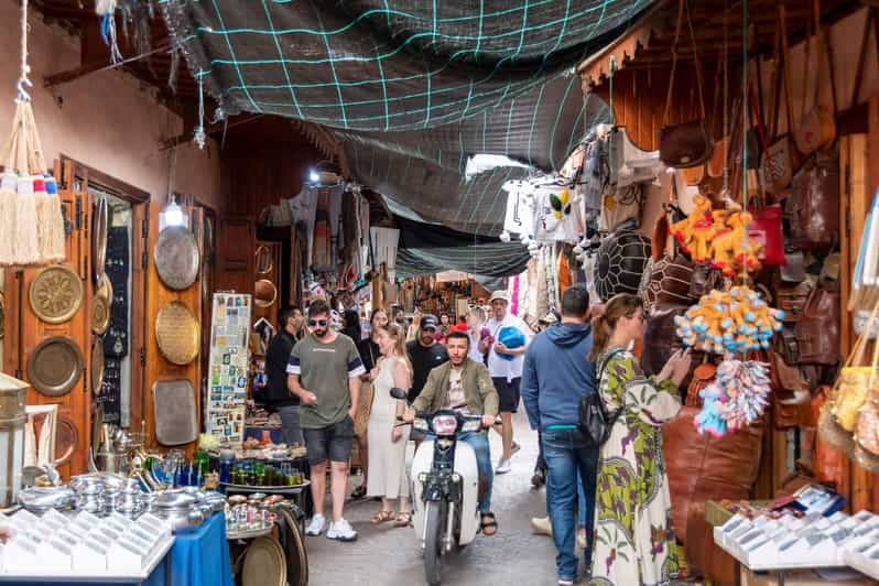 Marrakech : visite guidée de la médina, des souks et des artisans avec thé à la menthe - medina