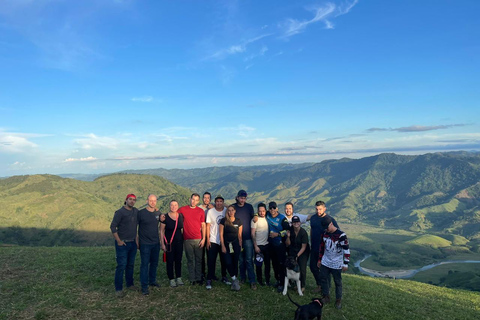 Medellín: Skip-the-Line Paragliding W 20-Yr Experience Pilot