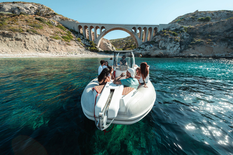 Marseille: Sunset Boat Cruise with Rosé Wine & Snacks