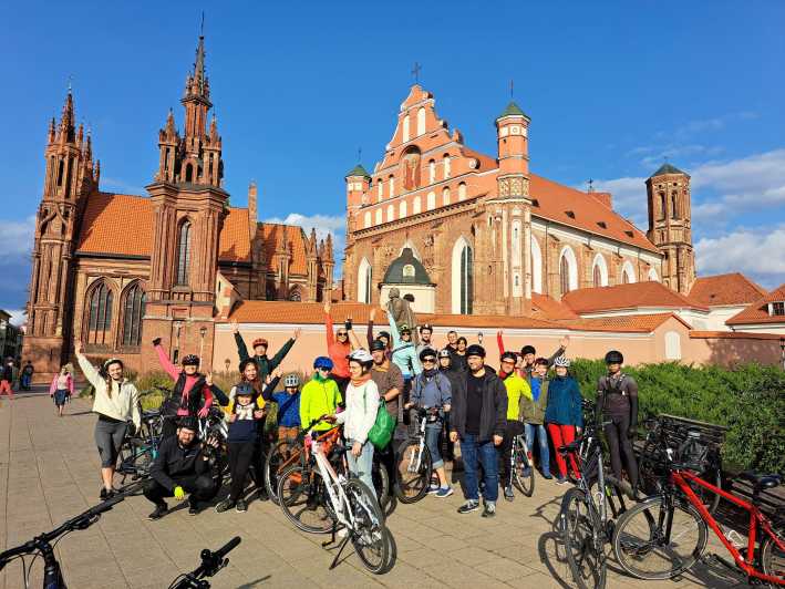 Vilnius: City Bike Tour of Vilnius Highlights