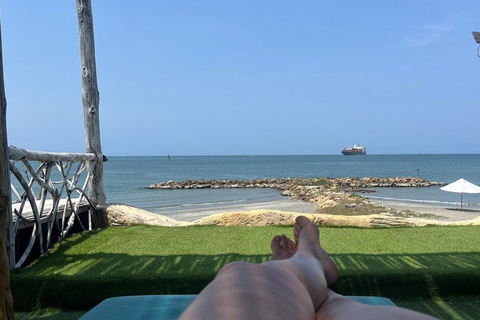 Tierra Bomba: Day trip + Lunch + Transport from Cartagena