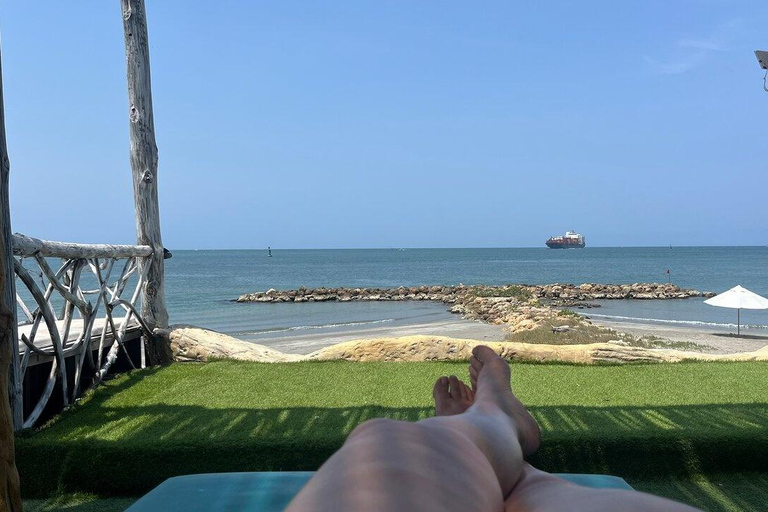 Tierra Bomba: Day trip + Lunch + Transport from Cartagena