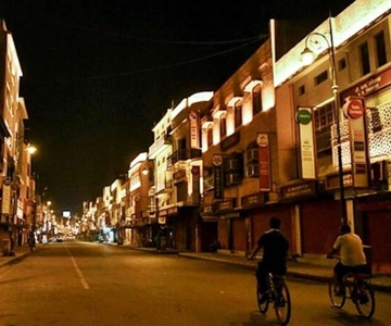 Chandigarh Nightlife Tour with shopping and food tasting
