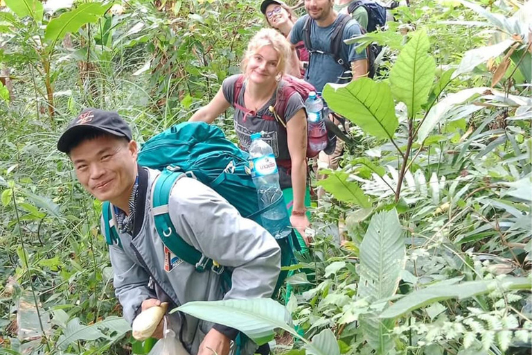 نونغ خياو: رحلة لمدة يومين، قرية همونغ، إقامة منزلية، والتجديف بالكاياك