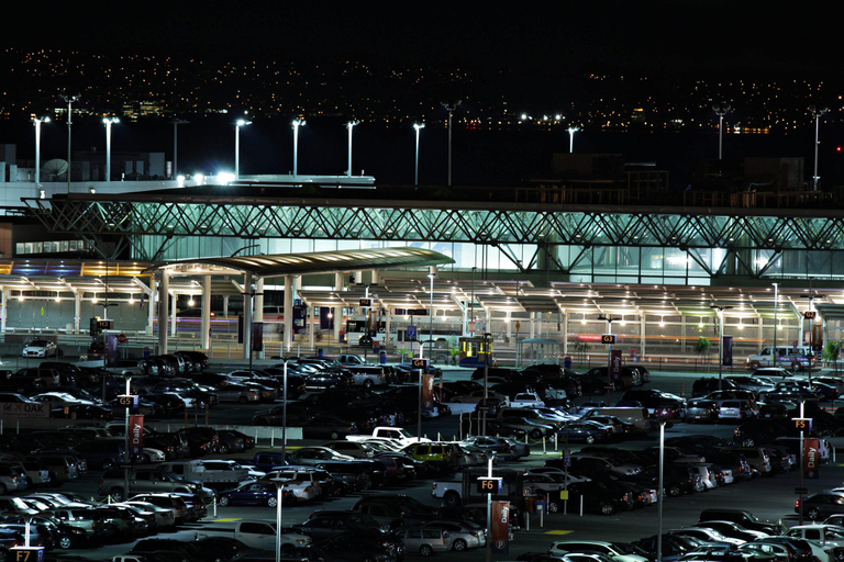 Kalifornien: Oakland flygtransfer till San FranciscoEfter kl. 12.00 överföring och före kl. 5.00