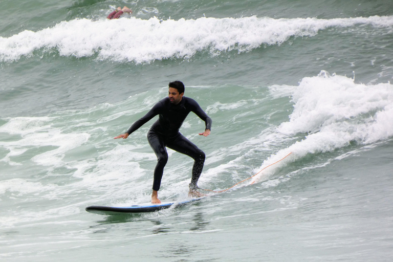 Lima: Surf Class with Equipment and Instructor