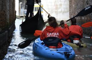 Kajaktour durch Venedig: paddle in den Kanälen aus einer einzigartigen Perspektive