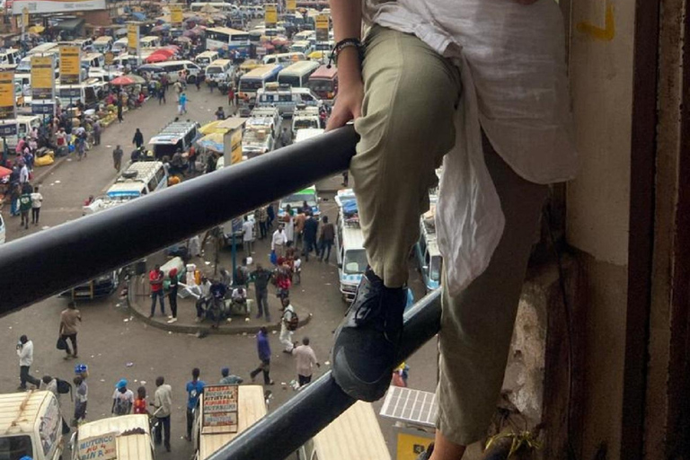 Kampala City Walking and Kayavwe Equator Tour