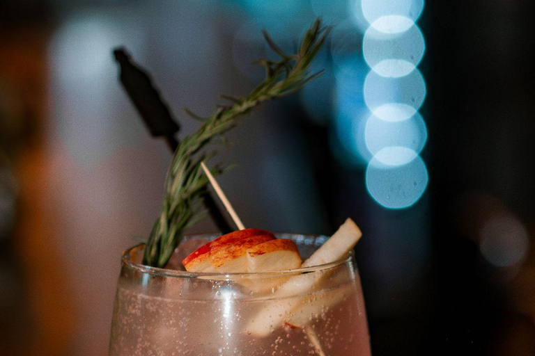 كالي: بار El Peñón ونادي الزحف مع الدليلCali: El Peñón Bar and Club Crawl with Guide