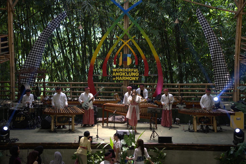 Bandung: Sundanese Culture Tour with Angklung Experience