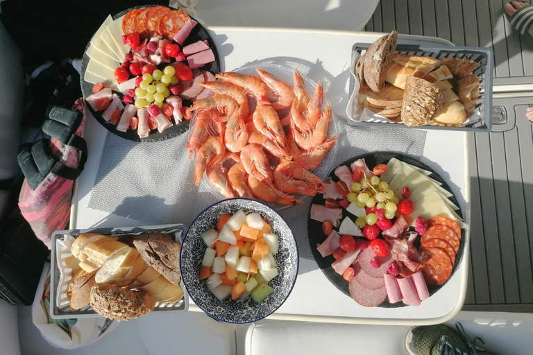 Lagos: Private Luxury Cruise with Tapas and Drinks