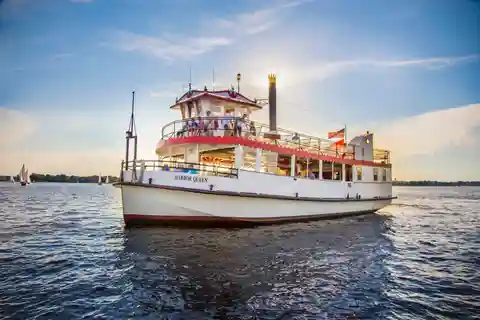 Annapolis: Annapolis Harbor and U.S. Naval Academy Cruise