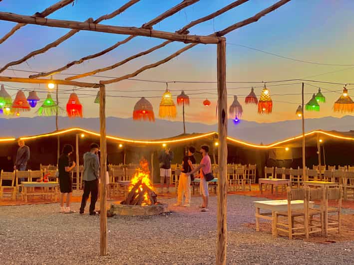 Marrakech en soirée : quad dans le désert d'Agafay, balade à dos de chameau et dîner-spectacle - quad