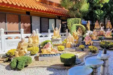 Los Angeles: Dagstur til hinduistisk tempel og buddhistisk kloster