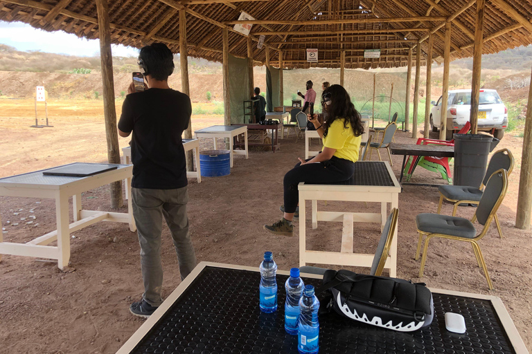 Nairobi : Excursion d&#039;une journée au lac Magadi avec stage au stand de tir