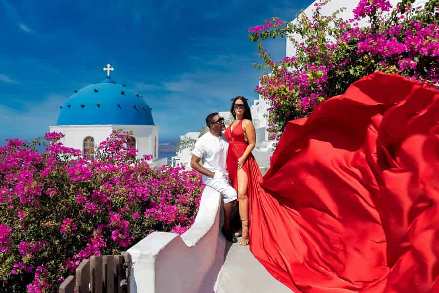 Santorin: Privates Fotoshooting mit Kleiderverleih. Foto: GetYourGuide Santorin: Privates Fotoshooting mit Kleiderverleih. Foto: GetYourGuide
