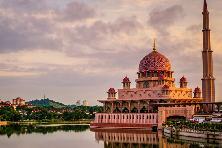 Kuala Lumpur: Putrajaya Sunset Cruise & KL Night Exploration Shared Tour from Meeting Point