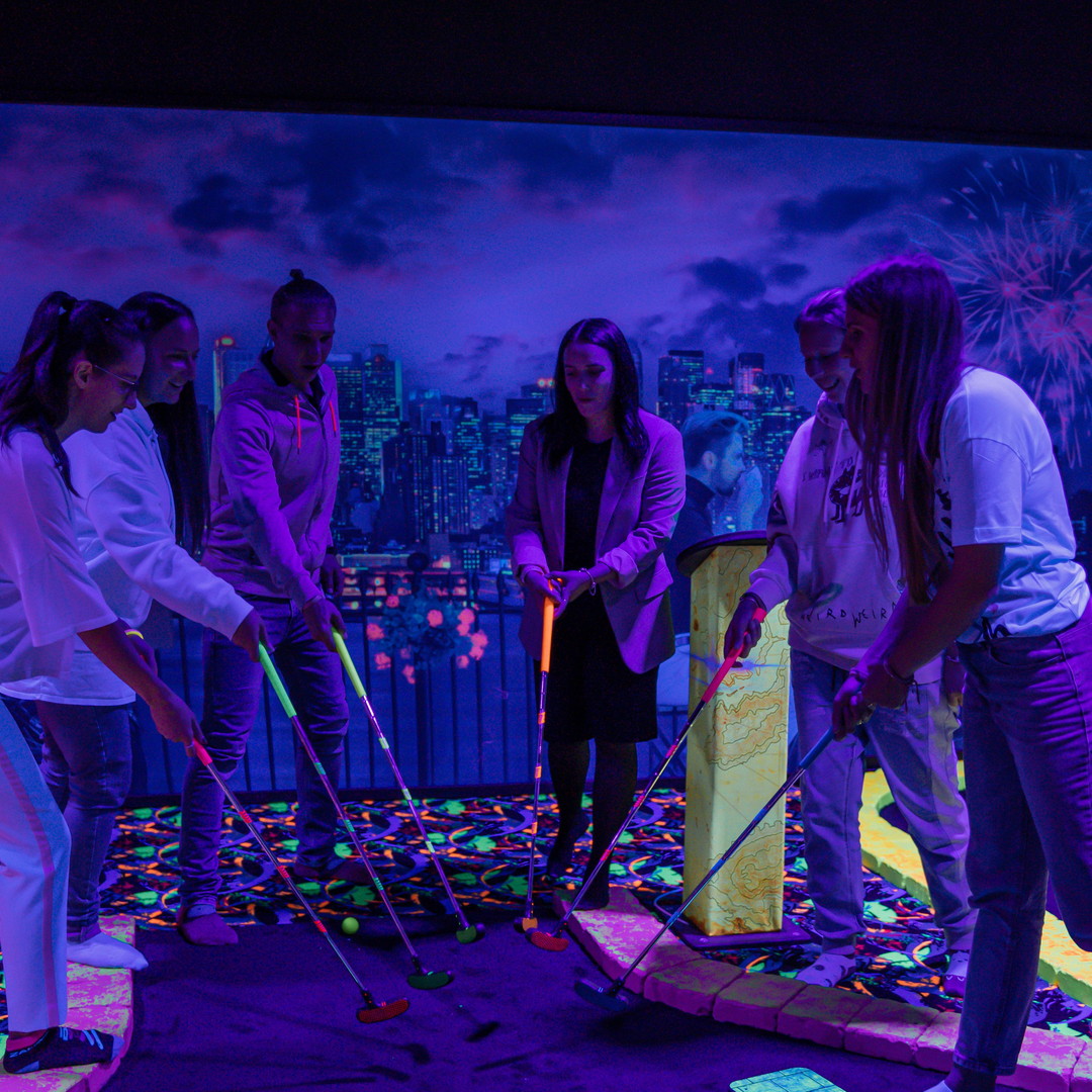 우와! 글로우 골프: 류블랴나 비트코인 시티 | GetYourGuide